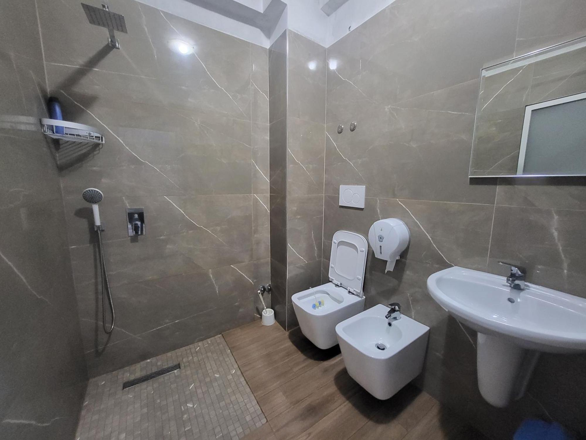 Hotel Europa Lezha Kültér fotó