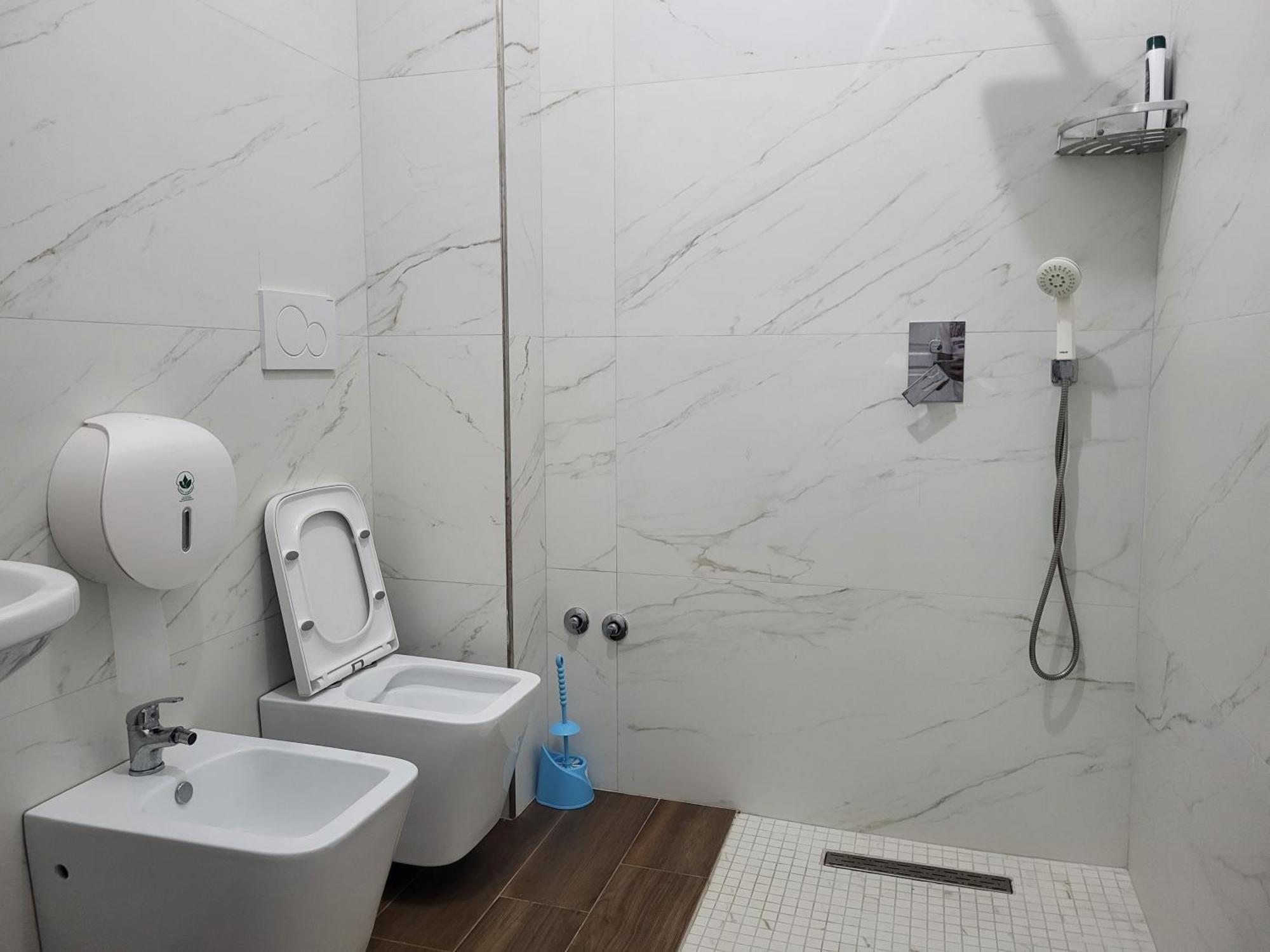 Hotel Europa Lezha Kültér fotó