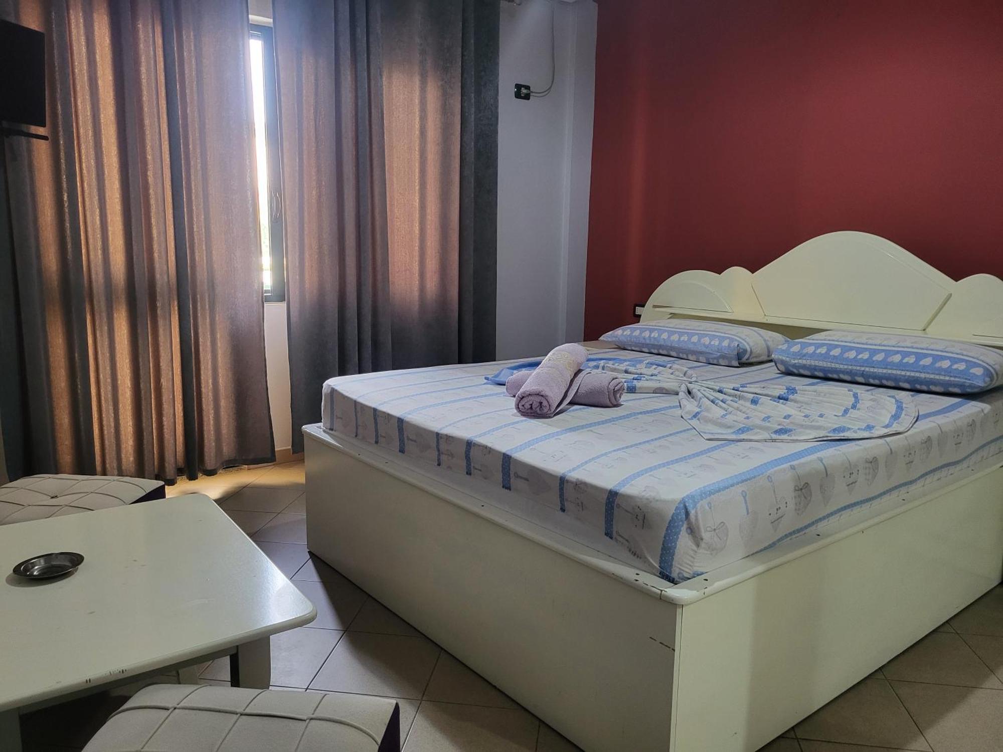 Hotel Europa Lezha Kültér fotó