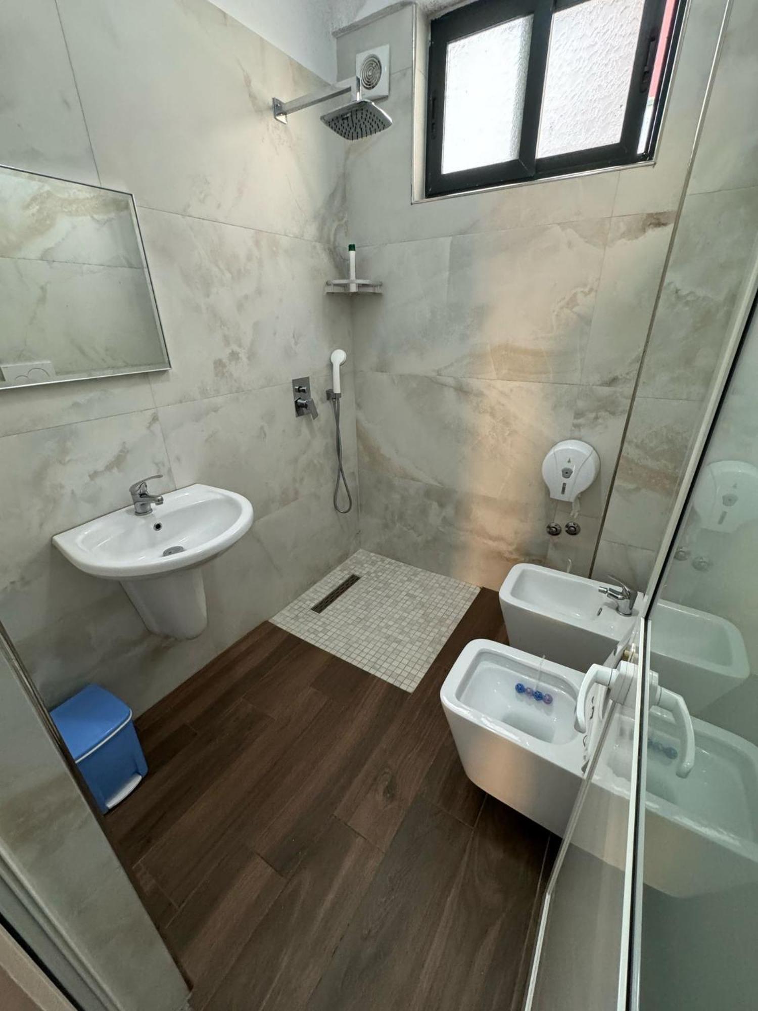 Hotel Europa Lezha Kültér fotó