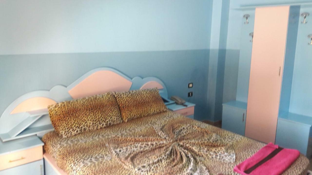 Hotel Europa Lezha Kültér fotó