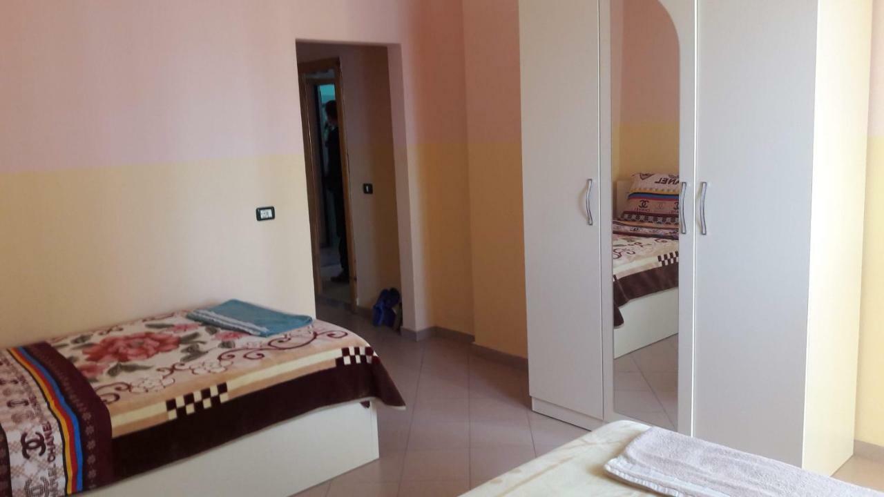 Hotel Europa Lezha Kültér fotó